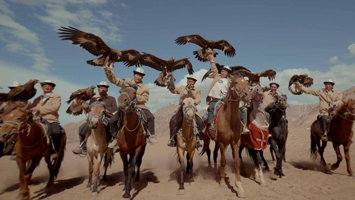 IN XINJIANG 骑·新疆 — 画面 6