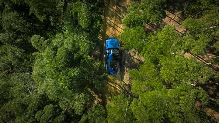 LAND ROVER 路虎 · 夜航 — 画面 3